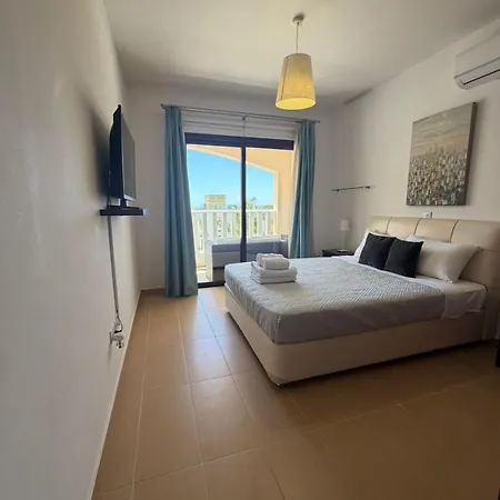 Elysian Heights Pool & Panoramic Views Apartment Peyia