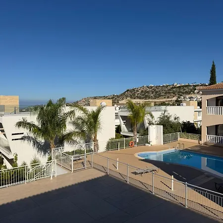 Elysian Heights Pool & Panoramic Views Apartment *