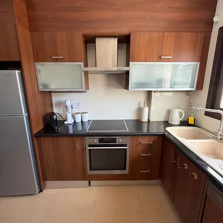 Elysian Heights Pool & Panoramic Views Apartment *